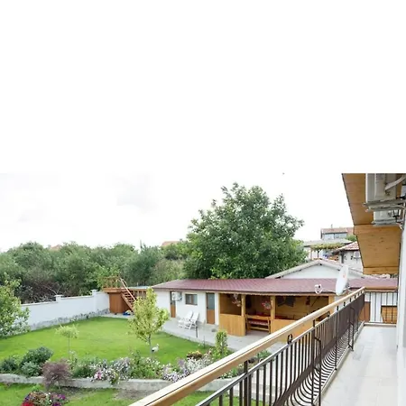 Kъща за гости калимански рай 度假居