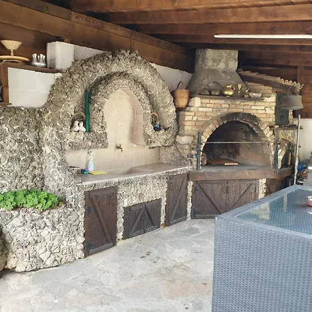 Kъща за гости калимански рай * Kalimantsi